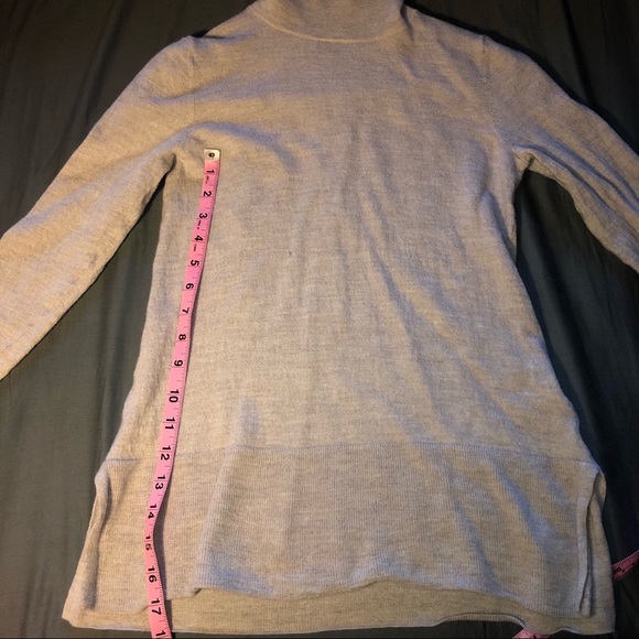 Tahari Extra Fine Merino Wool Turtleneck Sweater - Picture 8 of 10